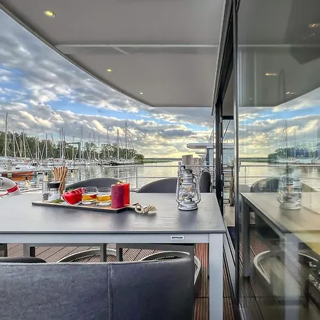 Stay24 - Wasservilla Chalet Am Meer Дом отдыха
