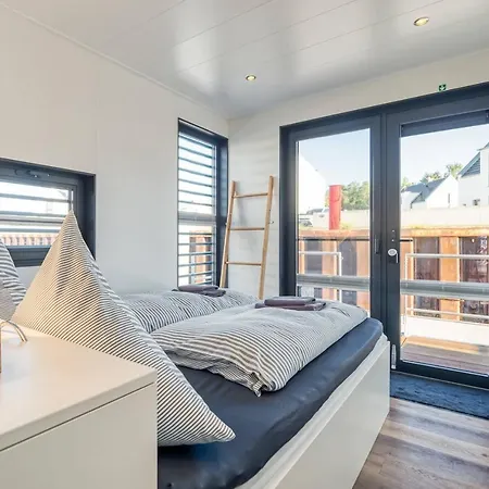 Stay24 - Wasservilla Chalet Am Meer * Пенемюнде