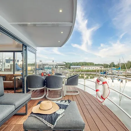 Stay24 - Wasservilla Chalet Am Meer Дом отдыха Пенемюнде