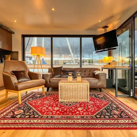 Stay24 - Wasservilla Chalet Am Meer 度假居