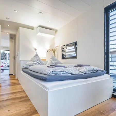 Stay24 - Wasservilla Chalet Am Meer Дом отдыха Пенемюнде