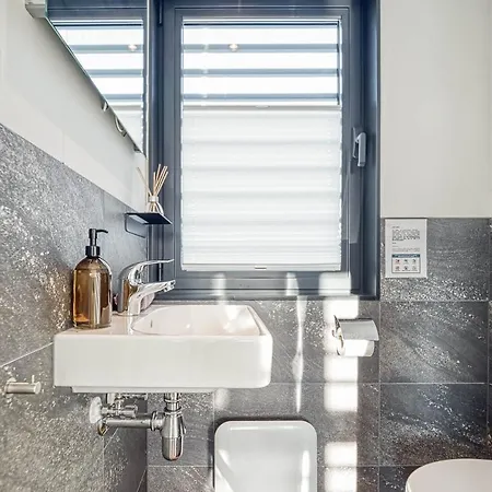 Stay24 - Wasservilla Chalet Am Meer